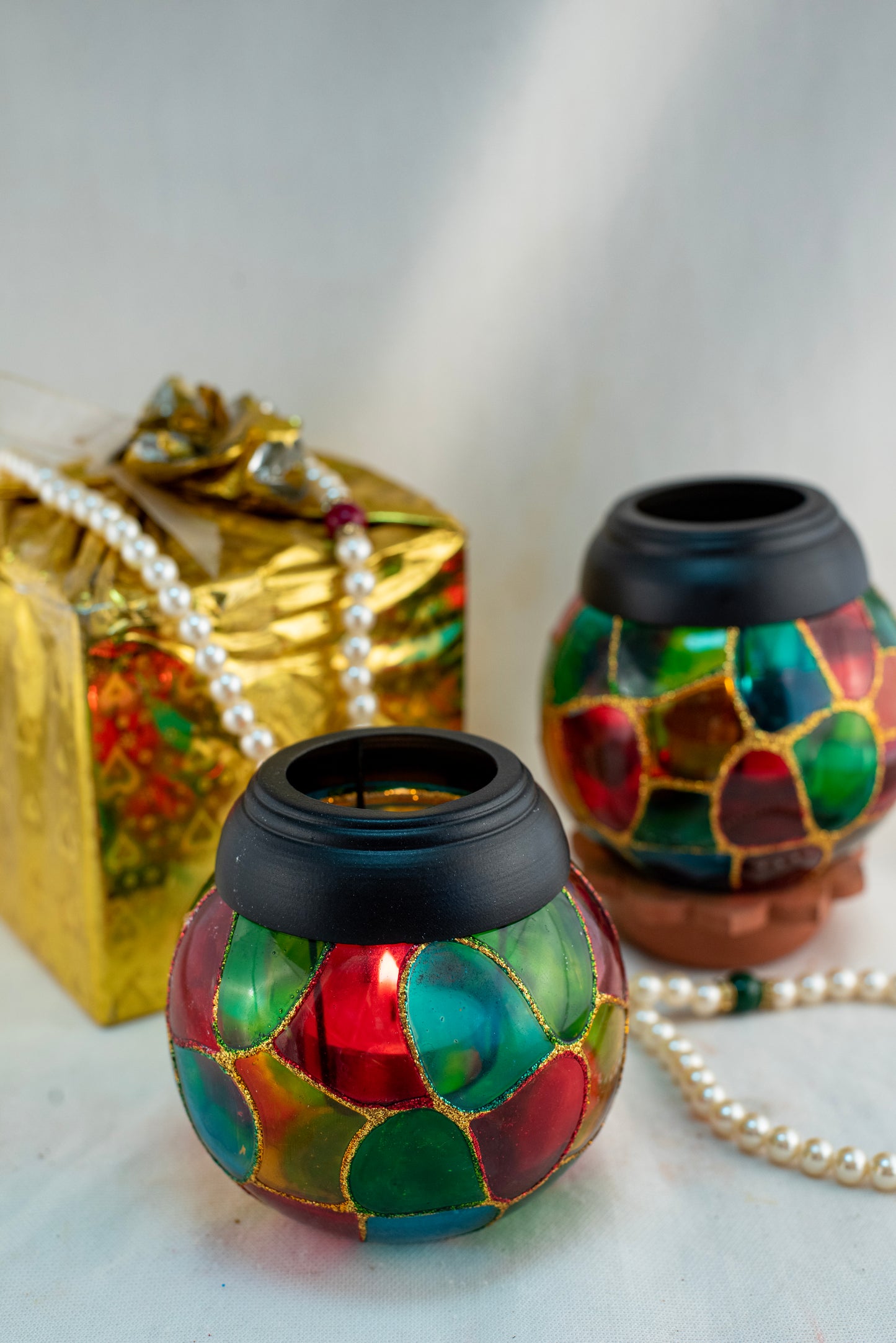 Zari Stand Tlite Candle Holder Set of 1-D9
