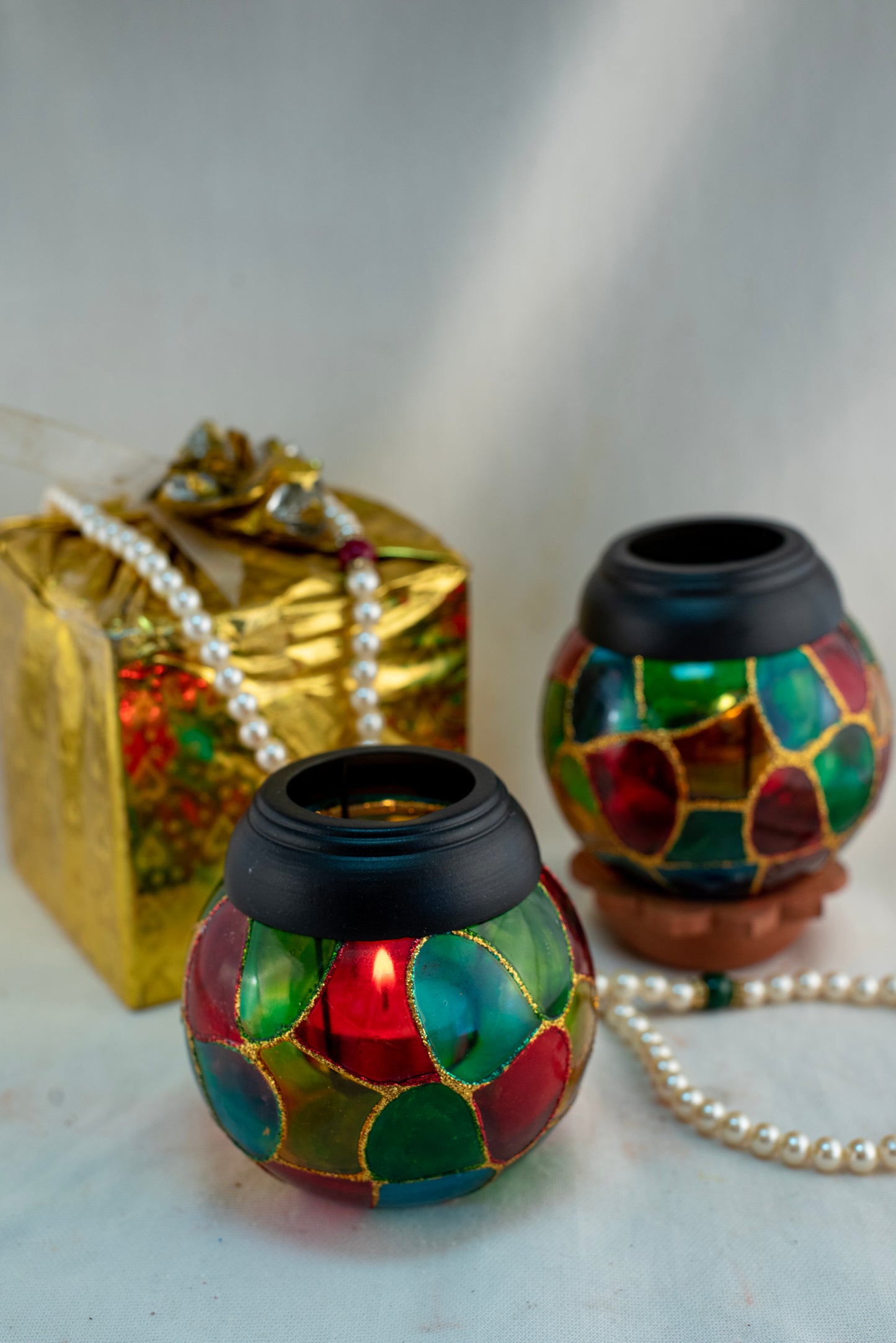 Zari Stand Tlite Candle Holder Set of 1-D9